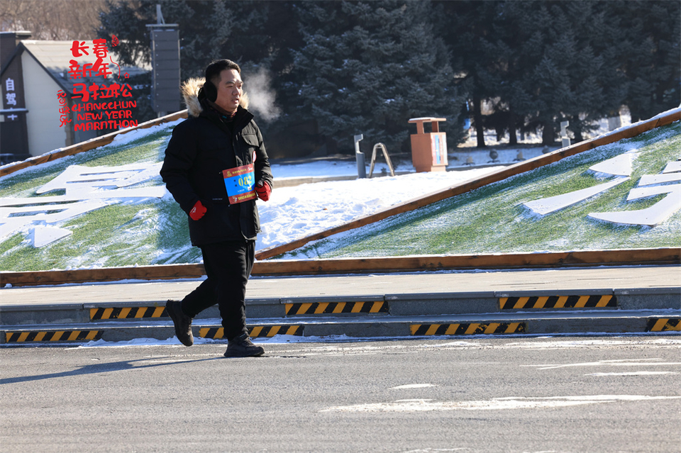 751A1569_调整大小