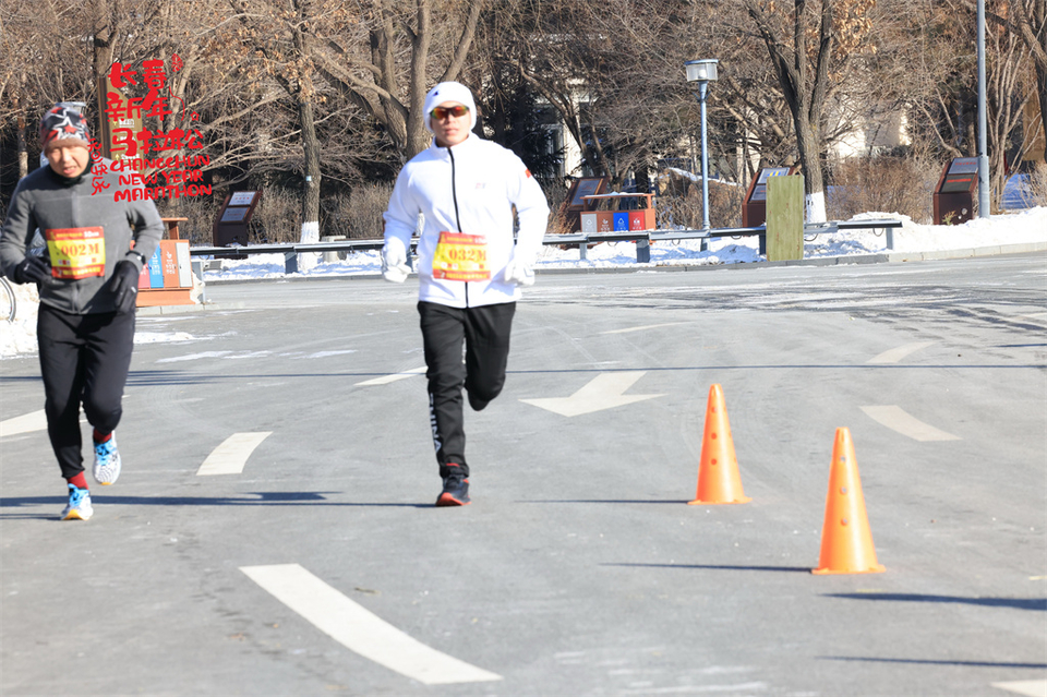 751A1611_调整大小