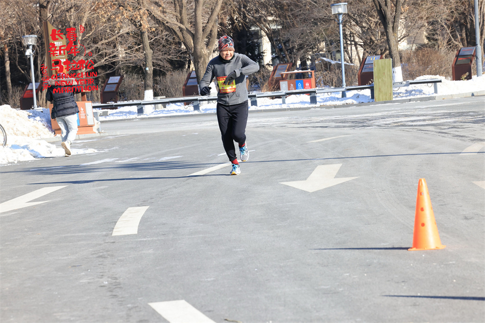 751A1652_调整大小