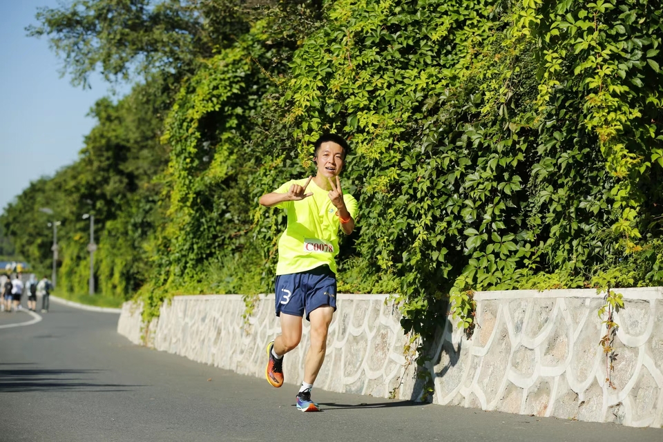 9DWBlssfup42VCh_tTCq74XFJqy5htuRcGX_PY1Y2VV-F1YuMWIwi-sFALvTEeE8