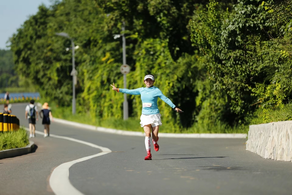 CT6tXmchuJY2bLTebGOnARZGxNU75b4h5ItZzkfSYWnLeBGXPpFwRpbnXYI98qyv