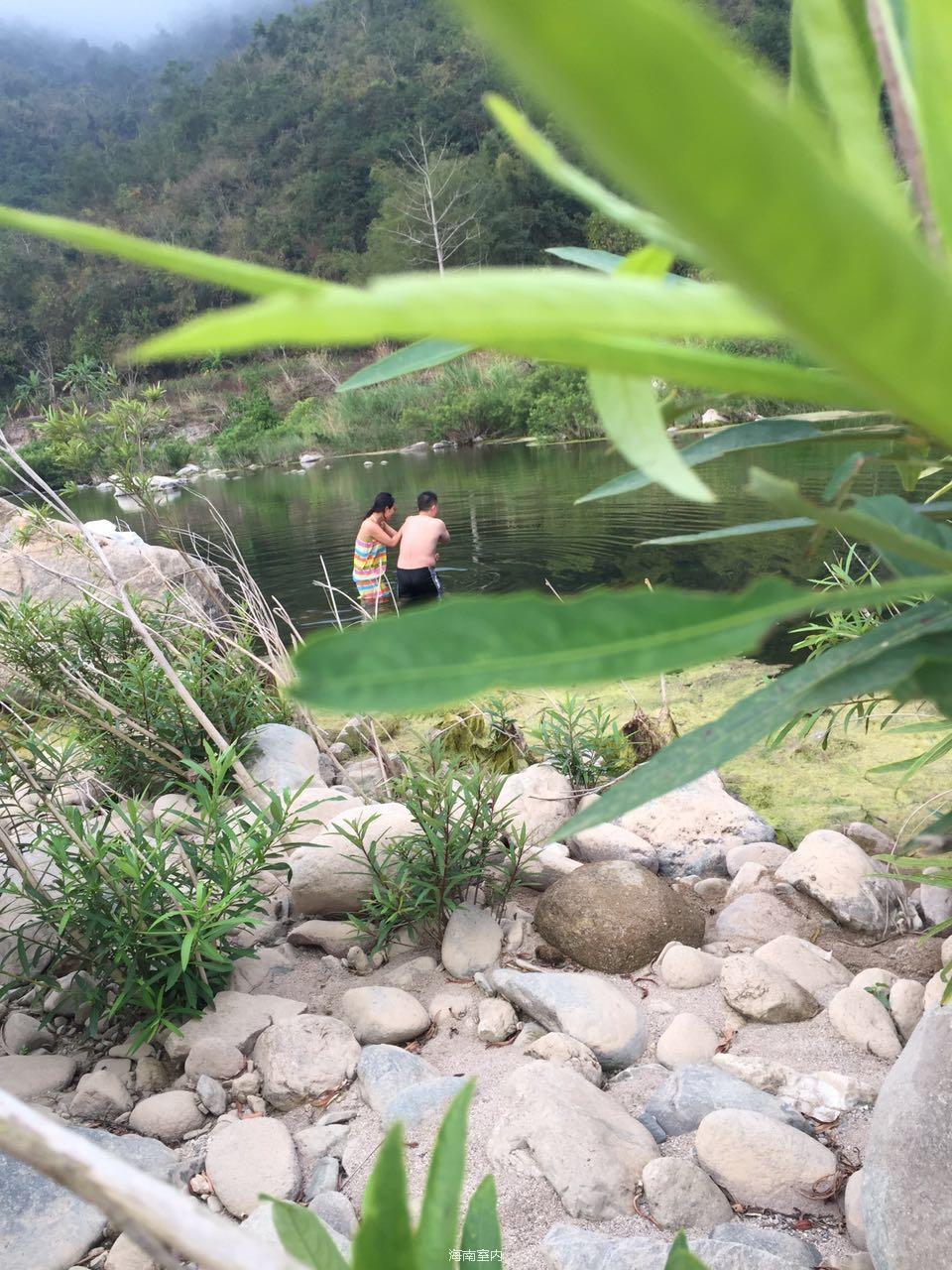 0ACED880-3F4A-493E-8201-3F73E8D6FCB8