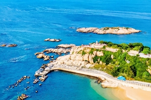 豪华VIP车【春节•粤美山海7日游】2.17-23日一座鲜为人知的小城最纯属粹的蓝色风情，领略丹霞奇观 享受饕餮盛宴