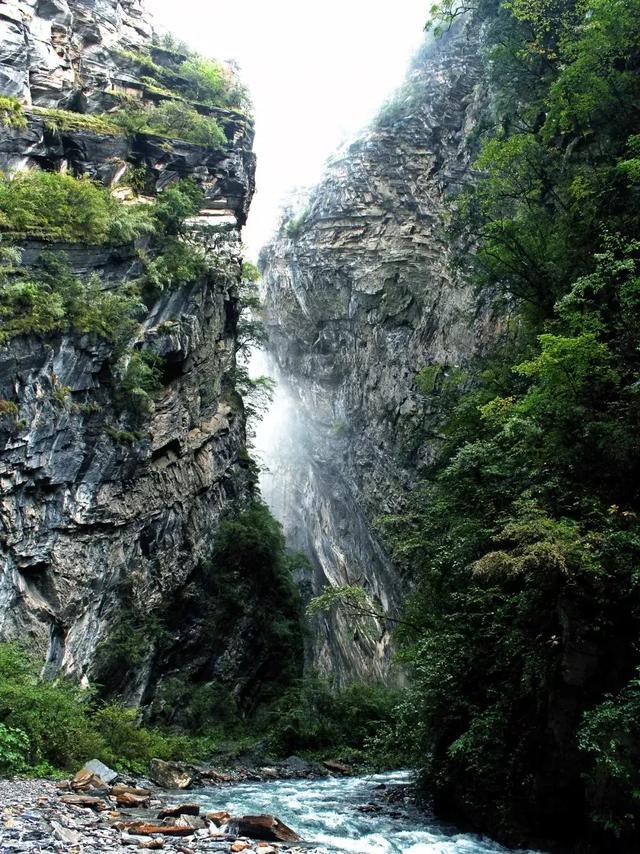 成都出发300km，中国版的黄石公园！亚洲最大冰瀑，最梦幻的震撼