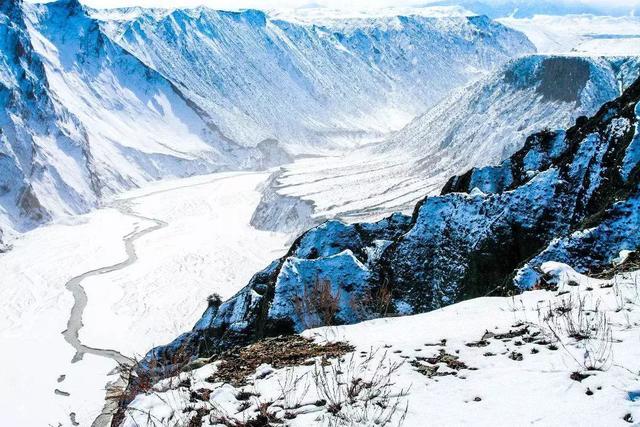 成都出发300km，中国版的黄石公园！亚洲最大冰瀑，最梦幻的震撼