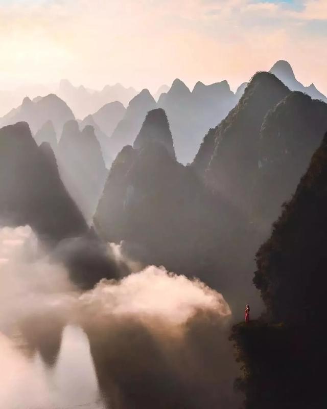 一位外国小伙被中国美景深深吸引，拍出了中华大地最美神韵