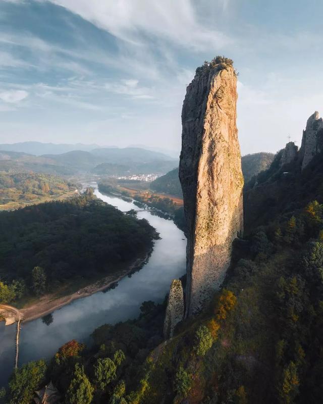 一位外国小伙被中国美景深深吸引，拍出了中华大地最美神韵