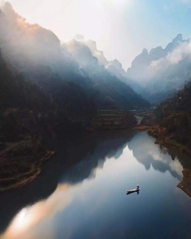 一位外国小伙被中国美景深深吸引，拍出了中华大地最美神韵