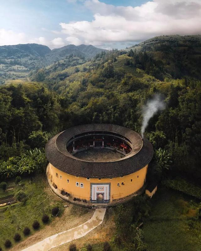 一位外国小伙被中国美景深深吸引，拍出了中华大地最美神韵