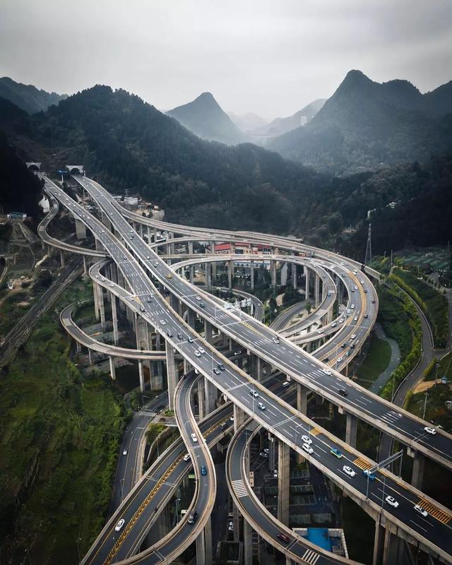 一位外国小伙被中国美景深深吸引，拍出了中华大地最美神韵