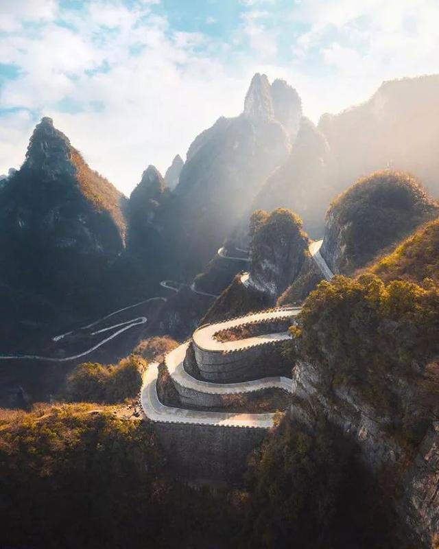 一位外国小伙被中国美景深深吸引，拍出了中华大地最美神韵