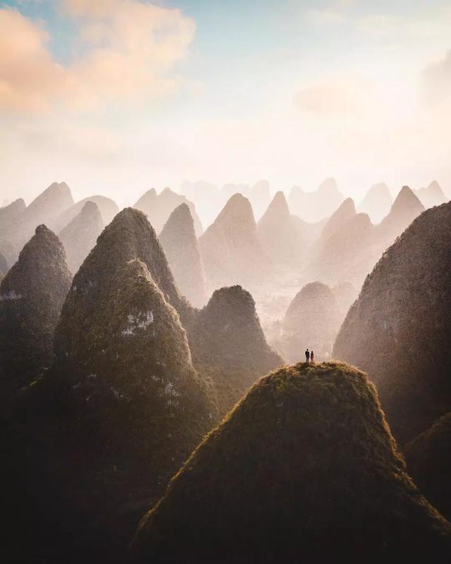 一位外国小伙被中国美景深深吸引，拍出了中华大地最美神韵