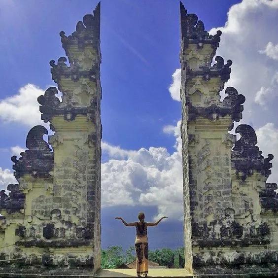 此景只应天上有，但留绝色在人间！