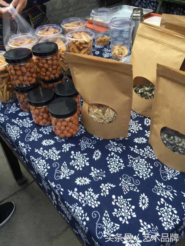 皇陵边上的特色小镇：游湖北钟祥莫愁湖小镇，山水相连，美食饕餮