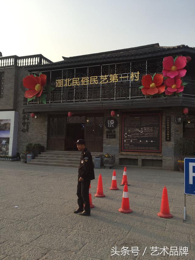 皇陵边上的特色小镇：游湖北钟祥莫愁湖小镇，山水相连，美食饕餮