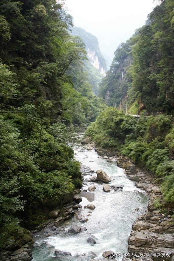 十八里长峡边的古盐道源头，湖北竹溪与重庆巫溪