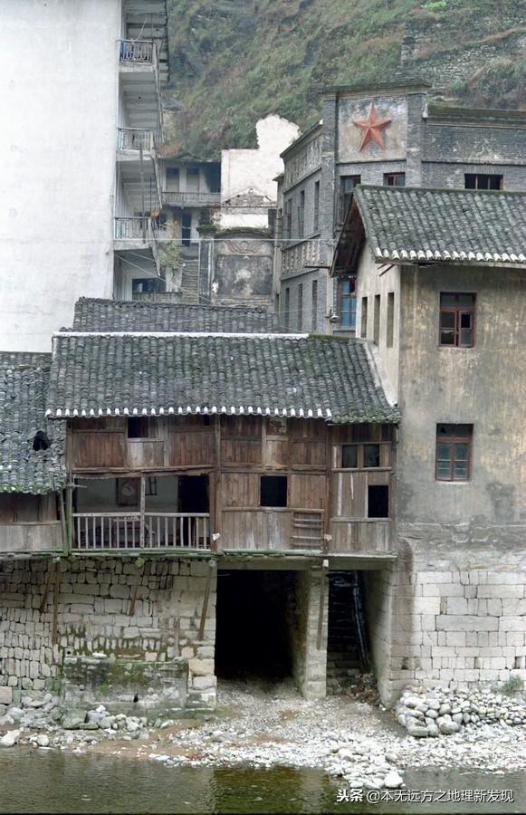 十八里长峡边的古盐道源头，湖北竹溪与重庆巫溪