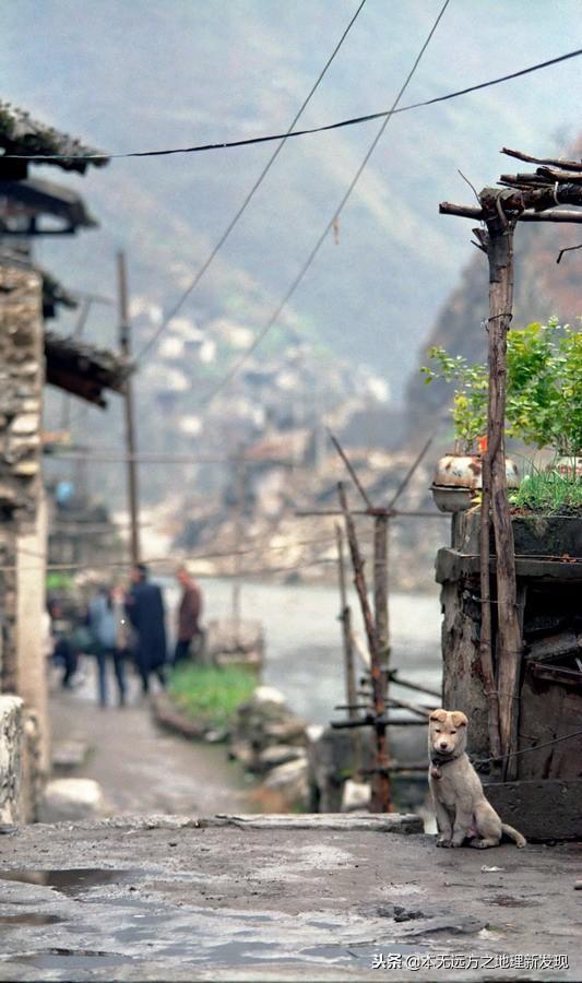 十八里长峡边的古盐道源头，湖北竹溪与重庆巫溪