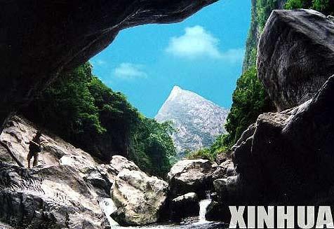 武陵峡风景区：原生态峡谷，探险月亮洞