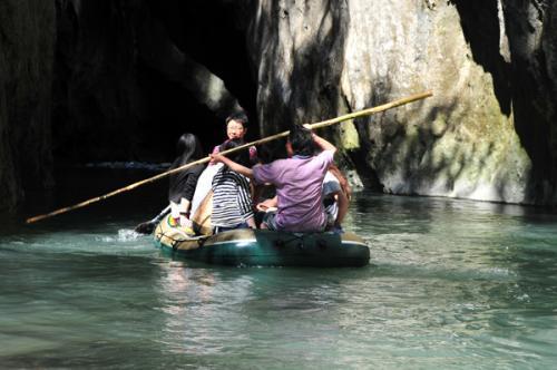 武陵峡风景区：原生态峡谷，探险月亮洞