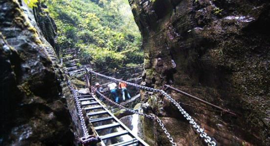 武陵峡风景区：原生态峡谷，探险月亮洞