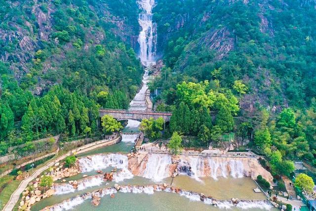 国内罕见的中华第一高瀑，刚开放就“爆”了！