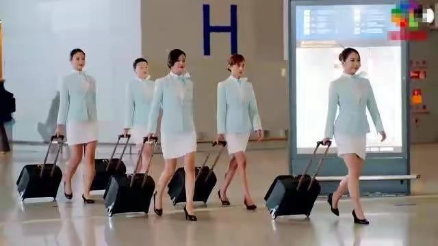 为什么空姐一直都是穿裙子而不是长裤呢？老机长偷偷告诉你实情