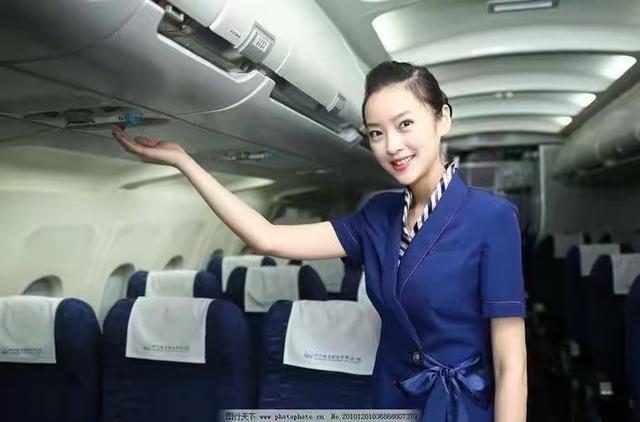 为什么空姐一直都是穿裙子而不是长裤呢？老机长偷偷告诉你实情