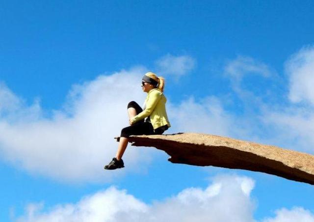 靠一块会骗人的石头，骗过了无数游客，如今成为热门网红景点