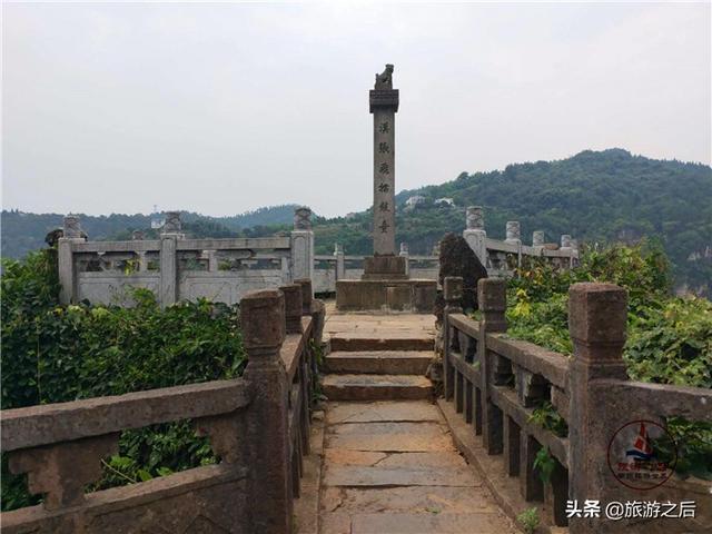 湖北被称为“幻境”的地方，峭壁上的巨大山洞，文人墨客的好去处