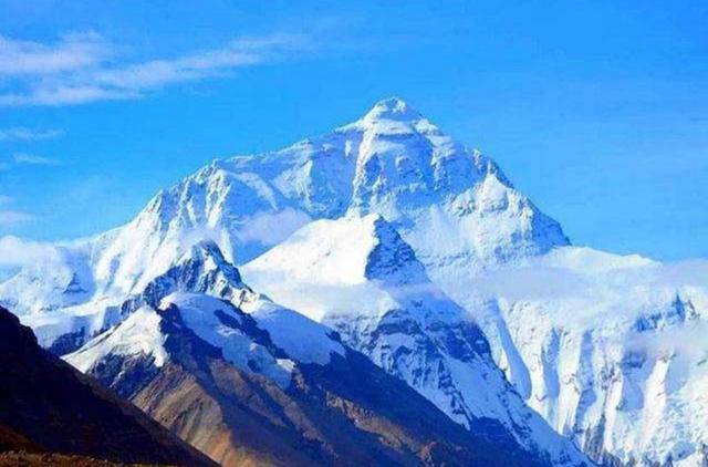 她是珠峰上有名的睡美人，有一只泰迪熊陪伴，临终前说不要丢下我