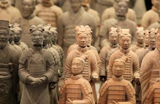 为什么去看兵马俑一定要注意手机？导游回应：掉下去就不是你的了