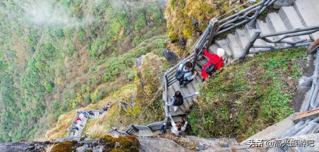 上帝没事儿爱丢鞋：一双丢在双塔山，一双丢在梵净山，不信自己看