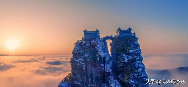 上帝没事儿爱丢鞋：一双丢在双塔山，一双丢在梵净山，不信自己看