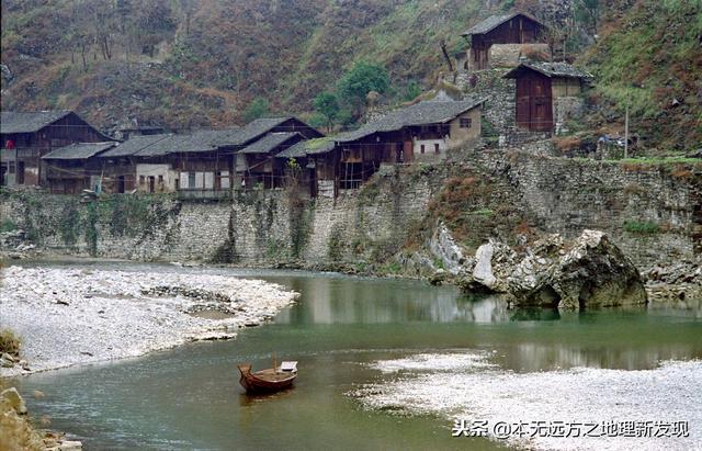 十八里长峡边的古盐道源头，湖北竹溪与重庆巫溪