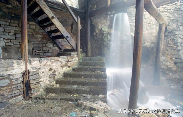 十八里长峡边的古盐道源头，湖北竹溪与重庆巫溪