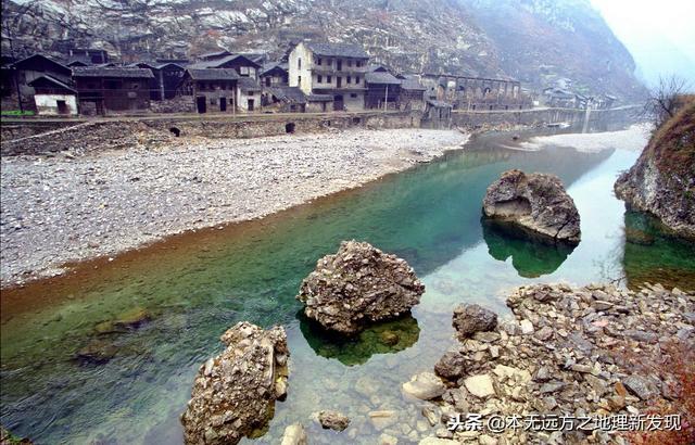 十八里长峡边的古盐道源头，湖北竹溪与重庆巫溪