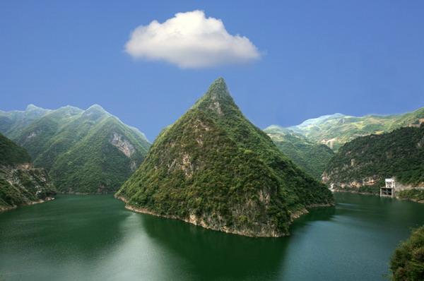 武陵峡风景区：原生态峡谷，探险月亮洞