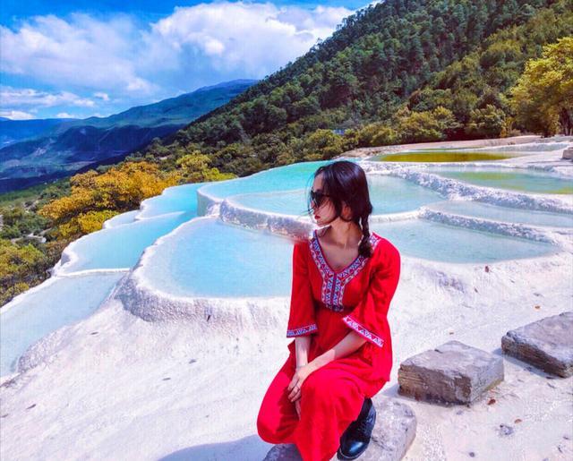 不用去浪漫的土耳其，中国版棉花堡—白水台 了解一下~