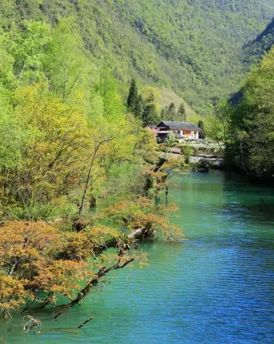 恩施，究竟有怎样的魅力，  获得这么多的赞誉呢？