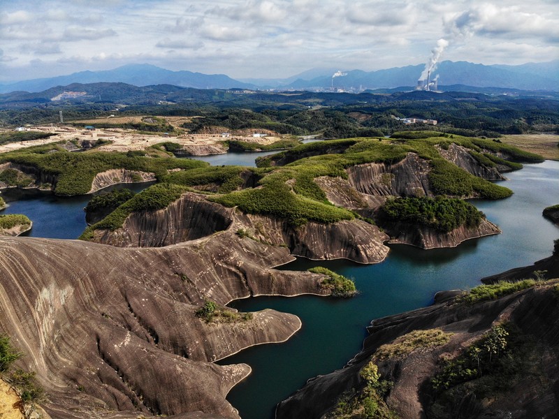 湖南高椅岭，一个被上帝遗忘的地方，十分惊险不收门票