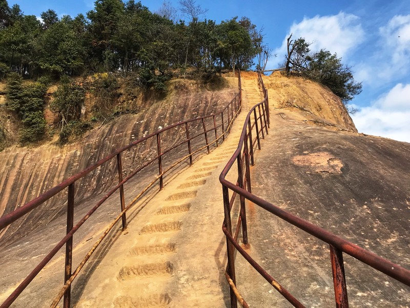 湖南高椅岭，一个被上帝遗忘的地方，十分惊险不收门票