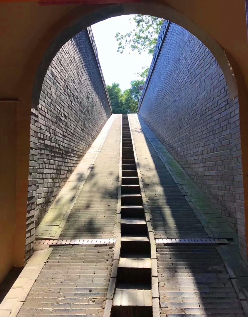 中国地下院落：陕州地坑院