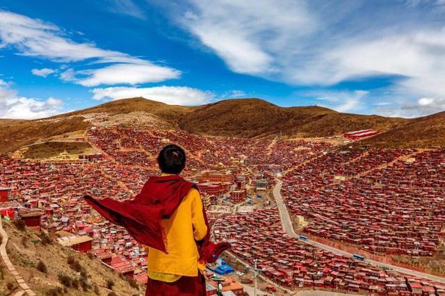 终于明白，为什么那么多人要去色达！太震撼了