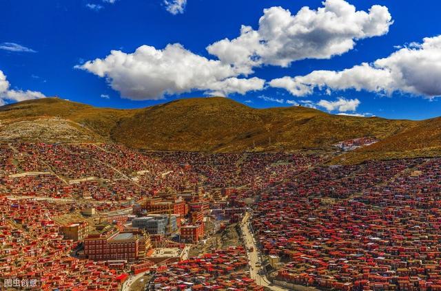 色达，极具民族特色的旅游胜地