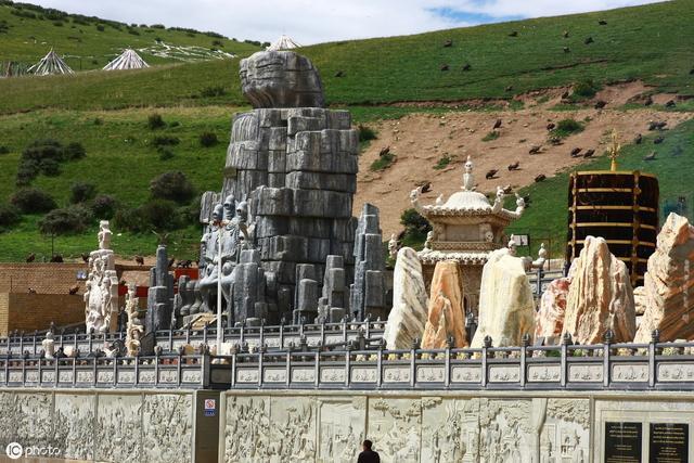 色达，极具民族特色的旅游胜地