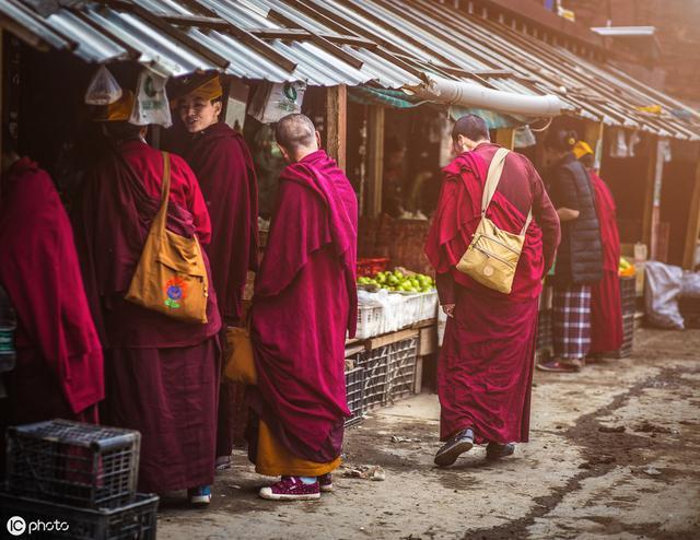 色达，极具民族特色的旅游胜地