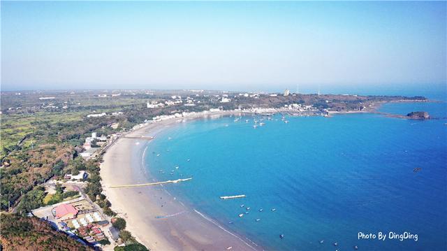 一个很小很小的岛屿，是中国最大也是最年轻的火山岛涠洲岛