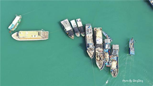一个很小很小的岛屿，是中国最大也是最年轻的火山岛涠洲岛