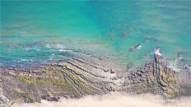 一个很小很小的岛屿，是中国最大也是最年轻的火山岛涠洲岛